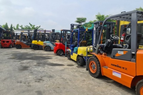 ศูนย์รวมบริการโฟล์คลิฟท์